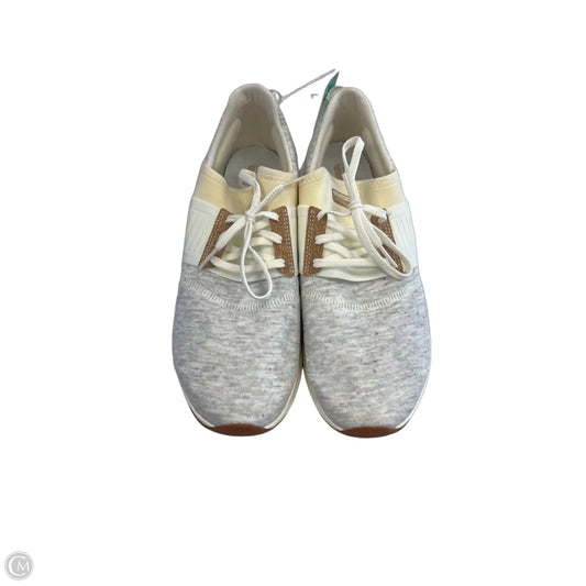 Shoes Athletic By New Balance In Grey, Size: 9