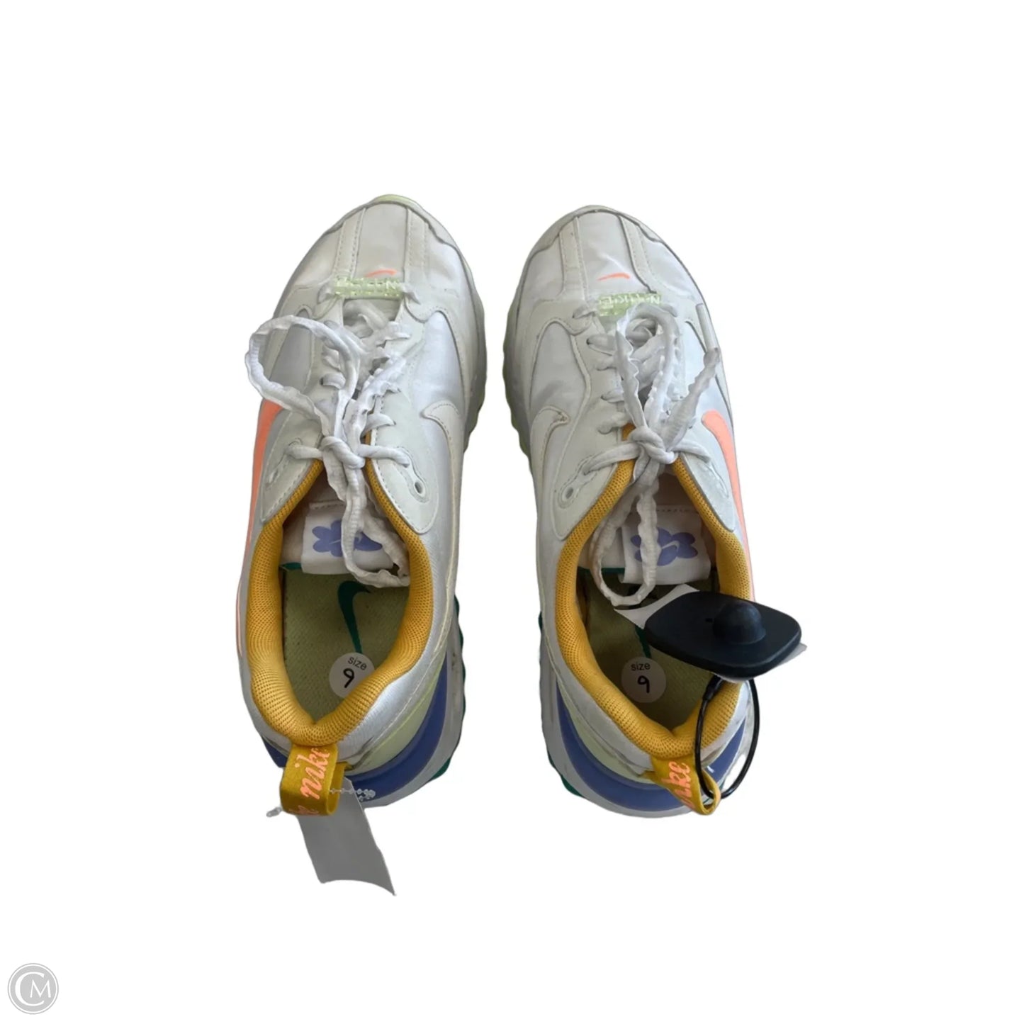 Shoes Sneakers By Nike In Cream, Size: 9