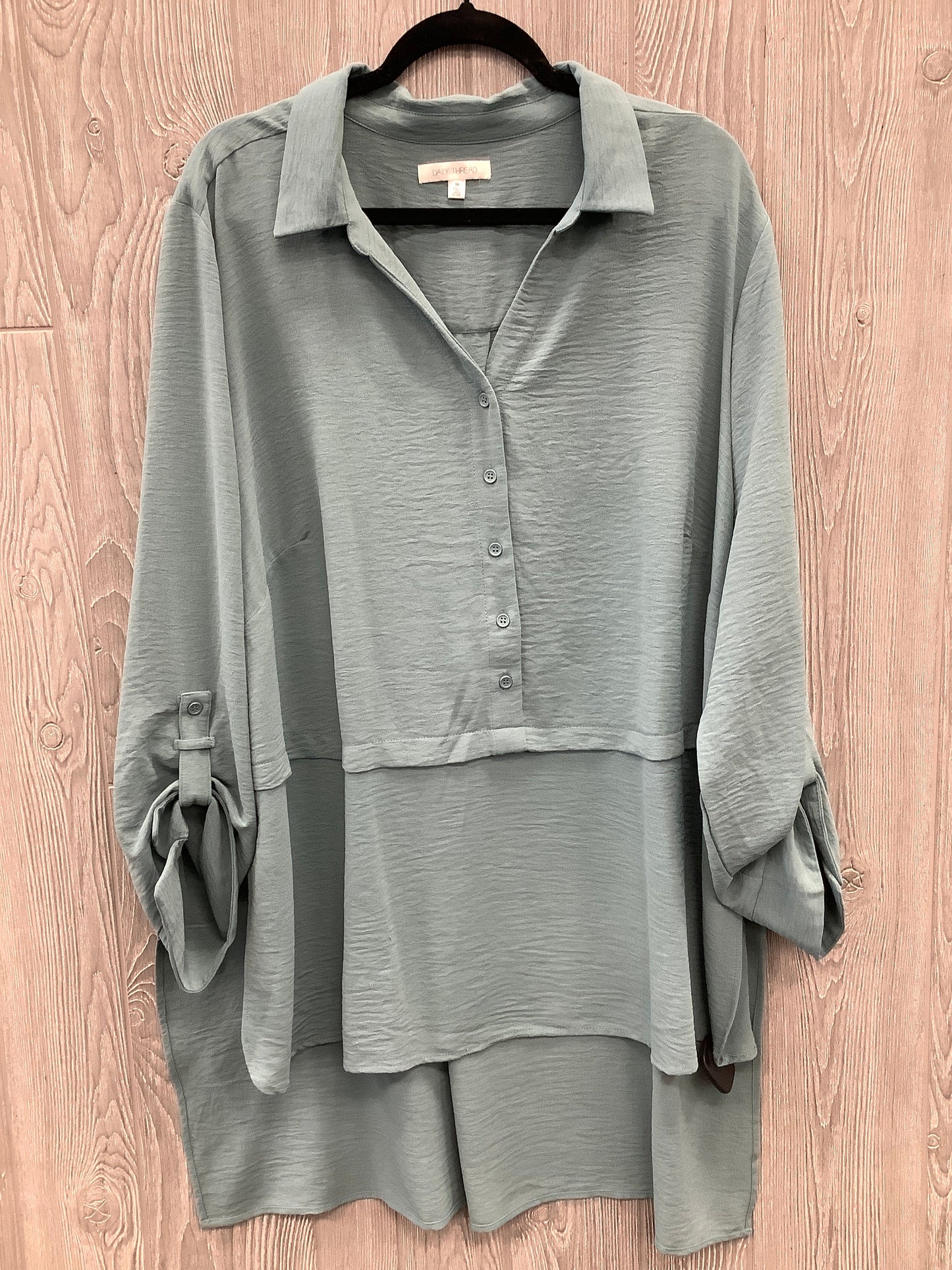 Top Long Sleeve By Clothes Mentor In Green, Size: 3x