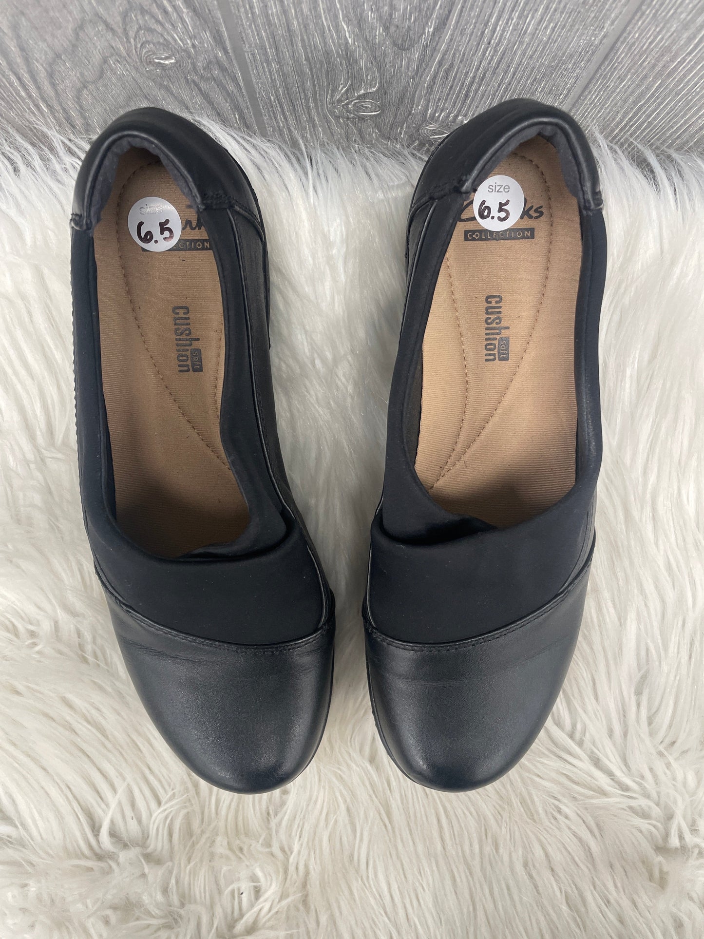 Shoes Flats By Clarks In Black, Size: 6.5