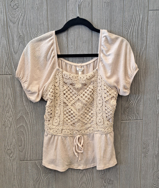 Tan Top Short Sleeve Maurices, Size S
