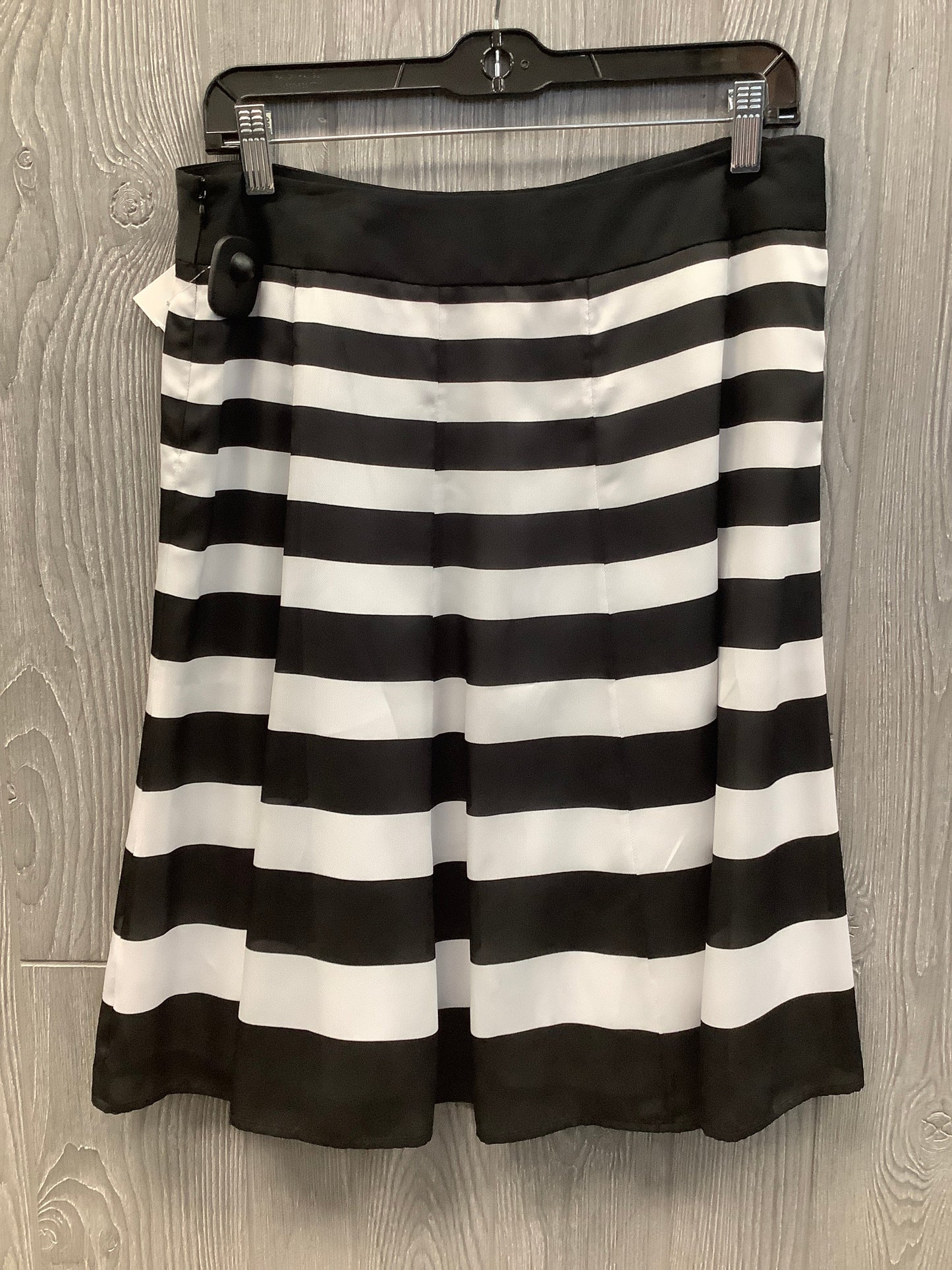 Skirt Midi By White House Black Market In Black & White, Size: 10