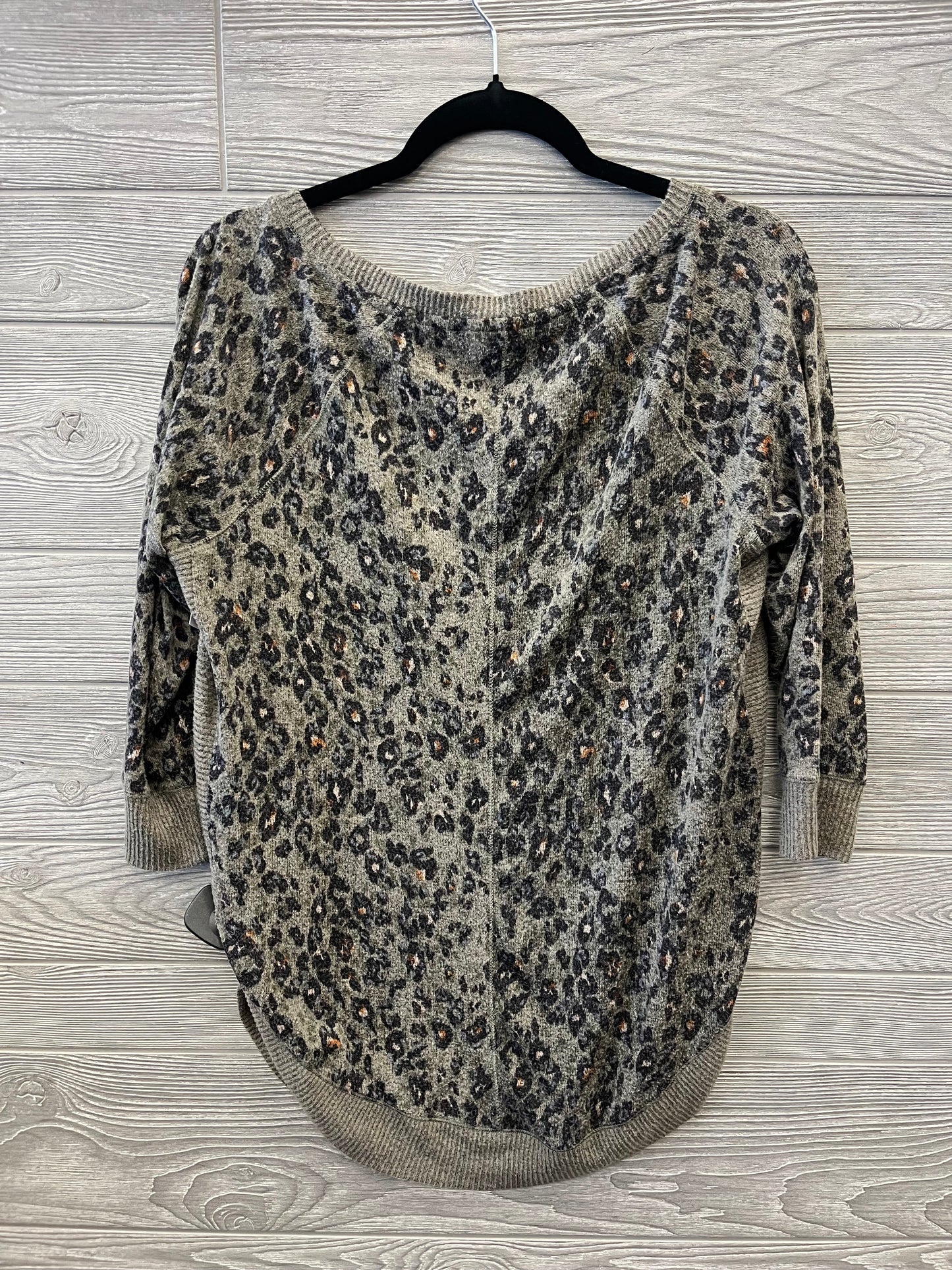 Top Long Sleeve By Maurices In Green, Size: S