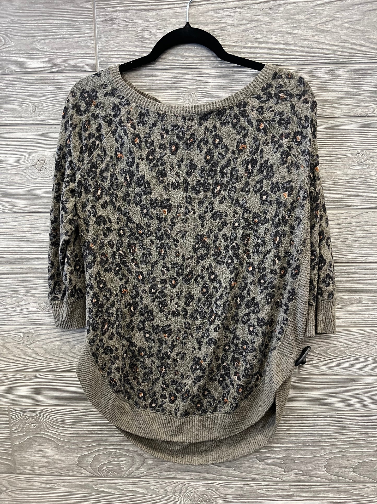 Top Long Sleeve By Maurices In Green, Size: S