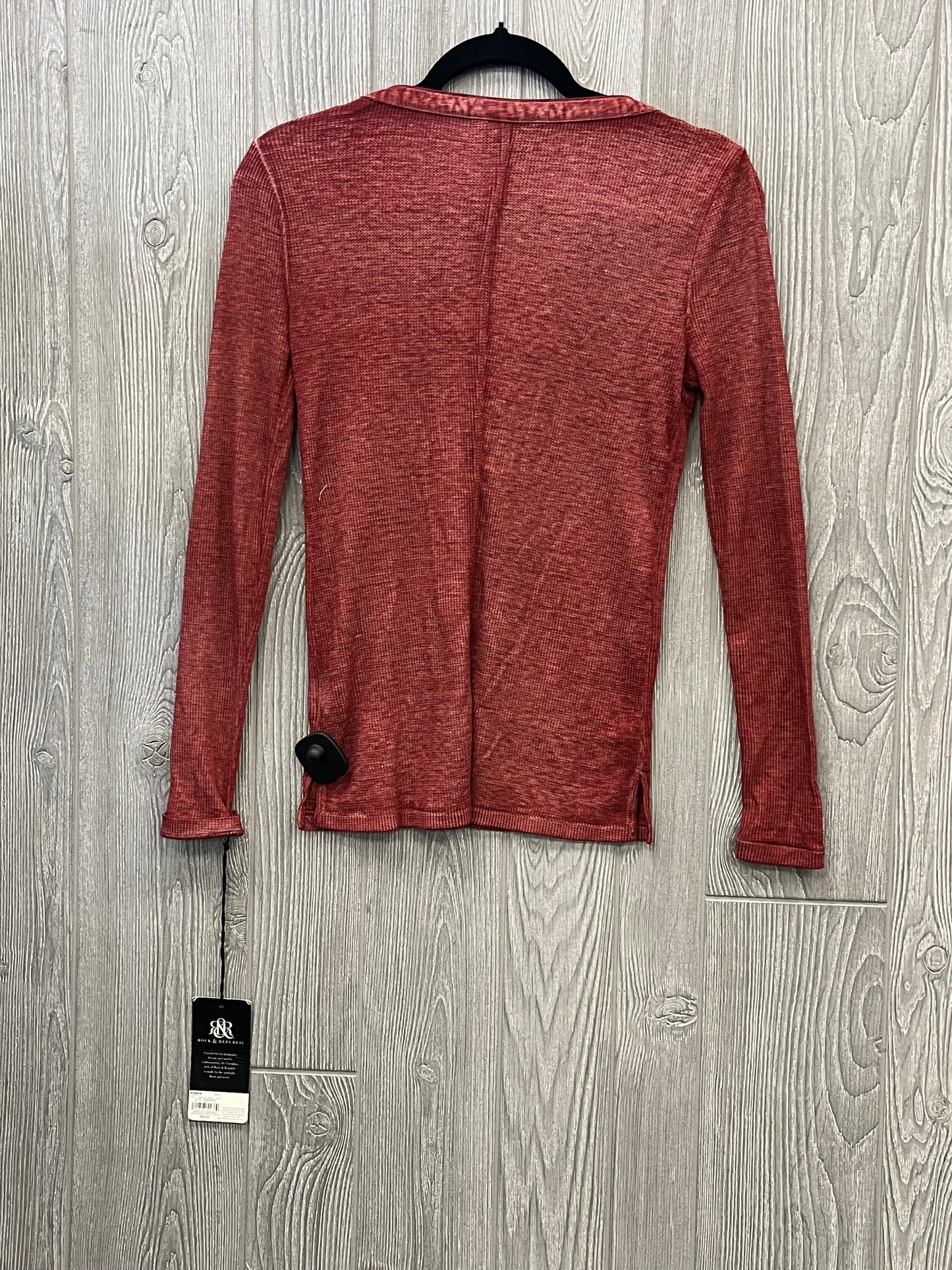 Top Long Sleeve By Rock And Republic In Red, Size: S