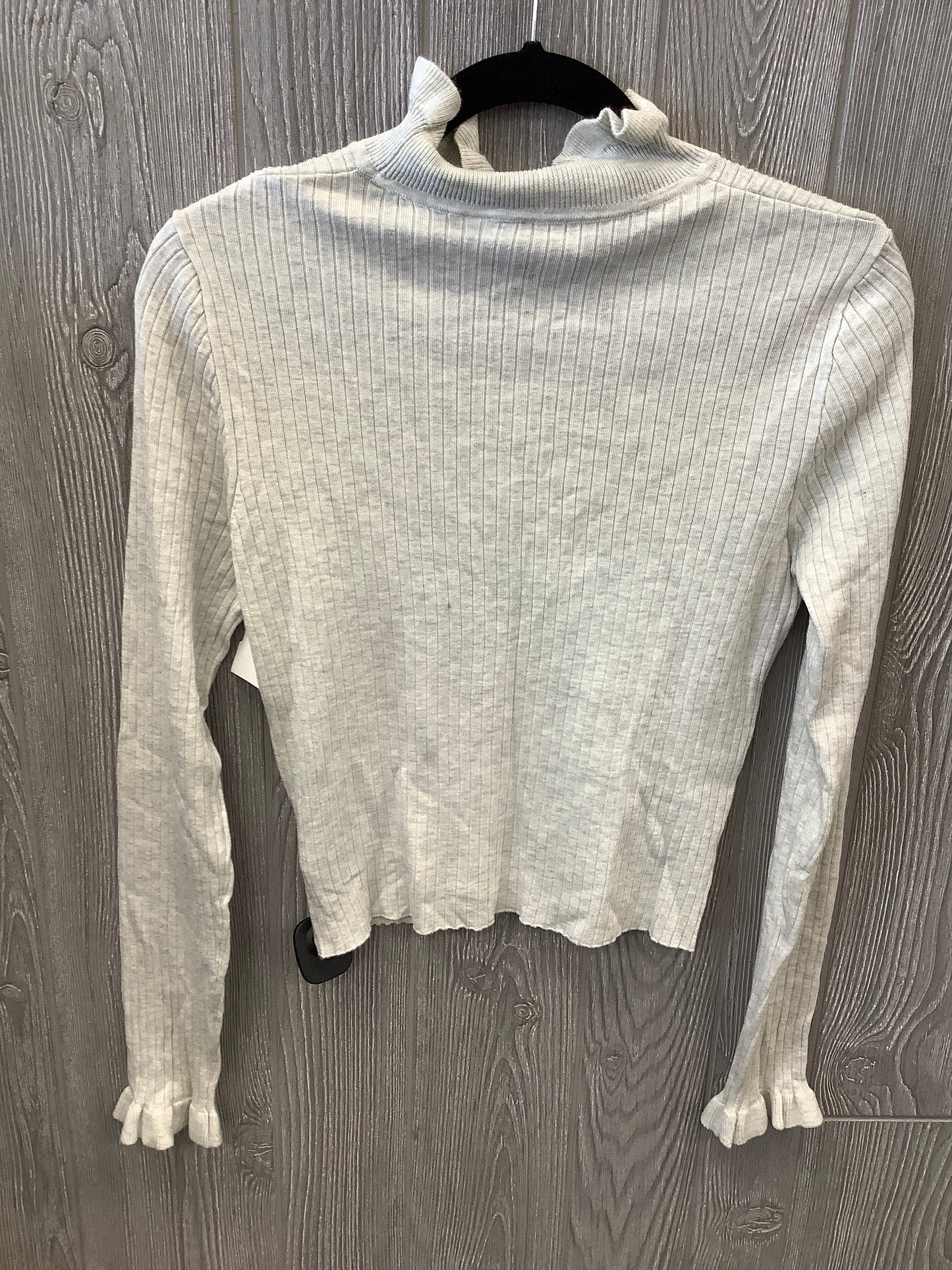 Top Long Sleeve By Divided In Grey, Size: M