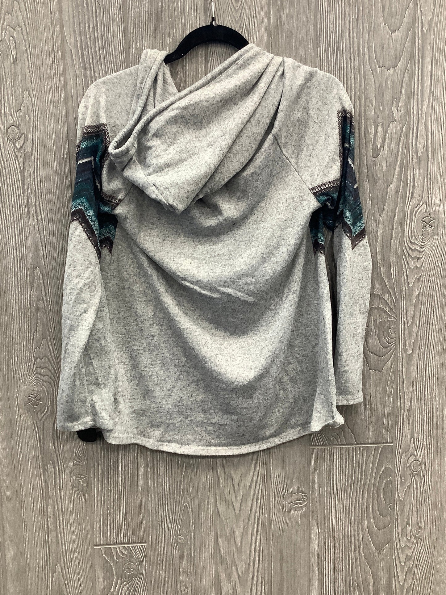 Top Long Sleeve By Maurices In Grey, Size: M