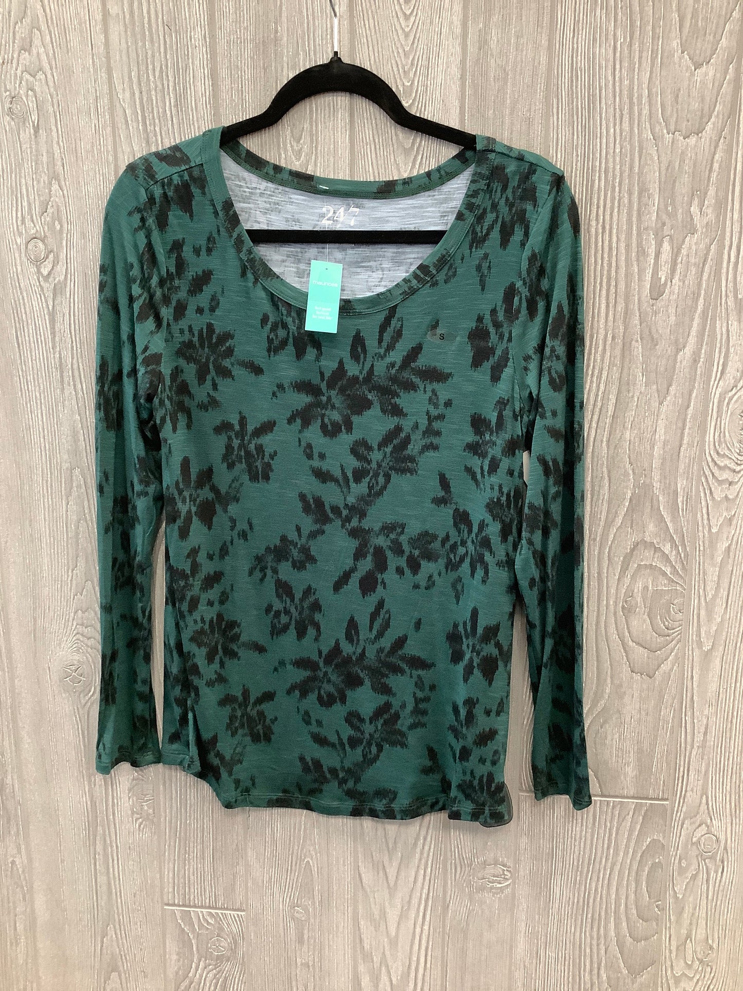 Top Long Sleeve By Maurices In Green, Size: S