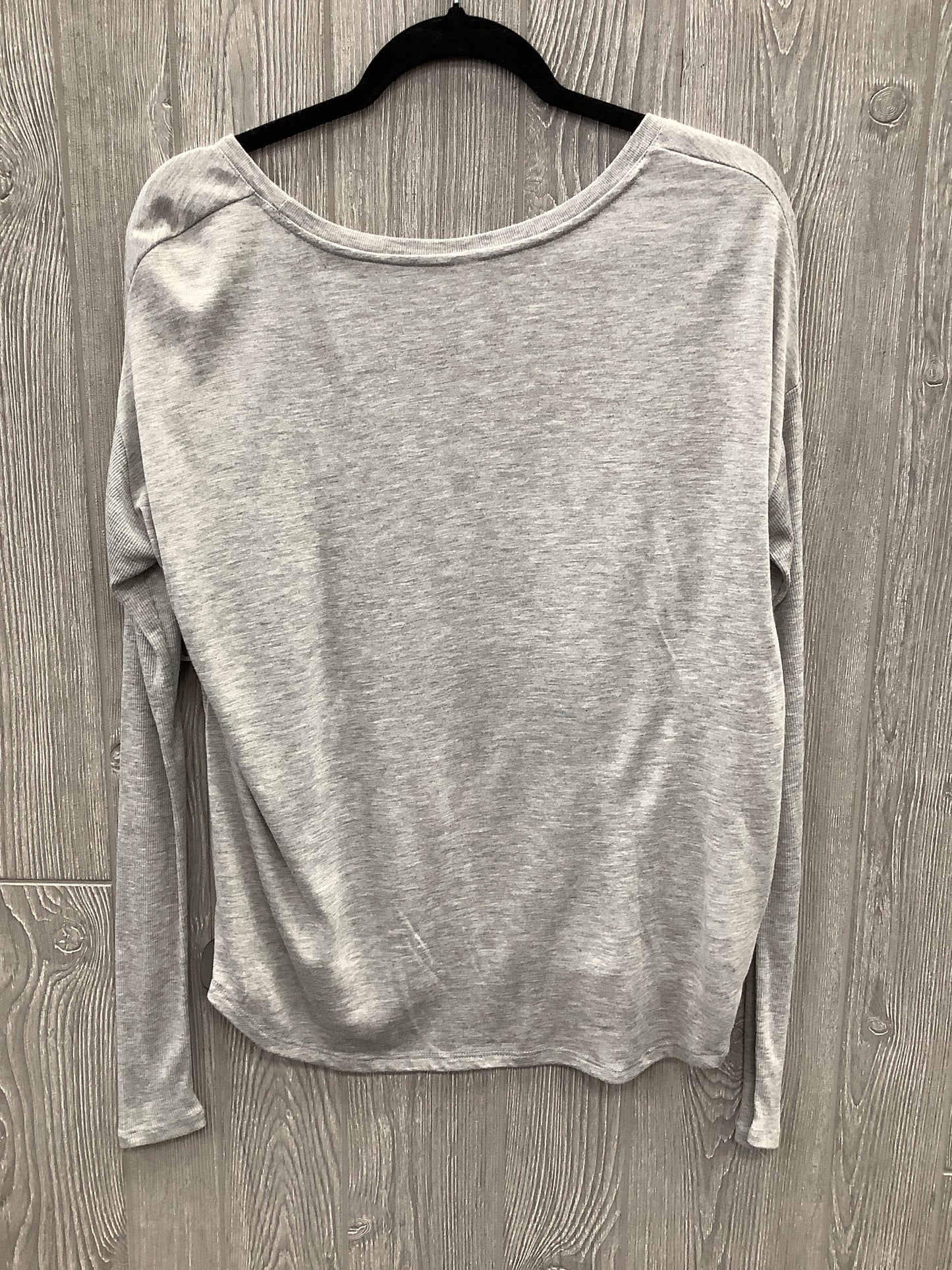 Top Long Sleeve By Bella + Canvas In Grey, Size: S