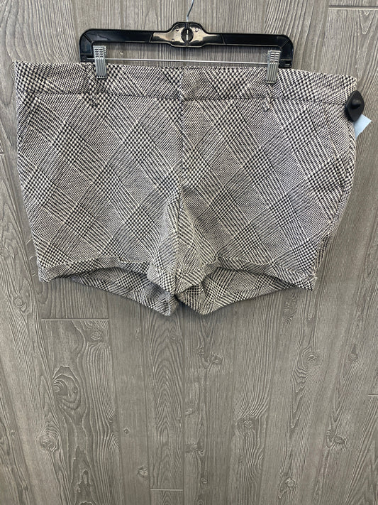 Shorts By Torrid In Black & White, Size: 24