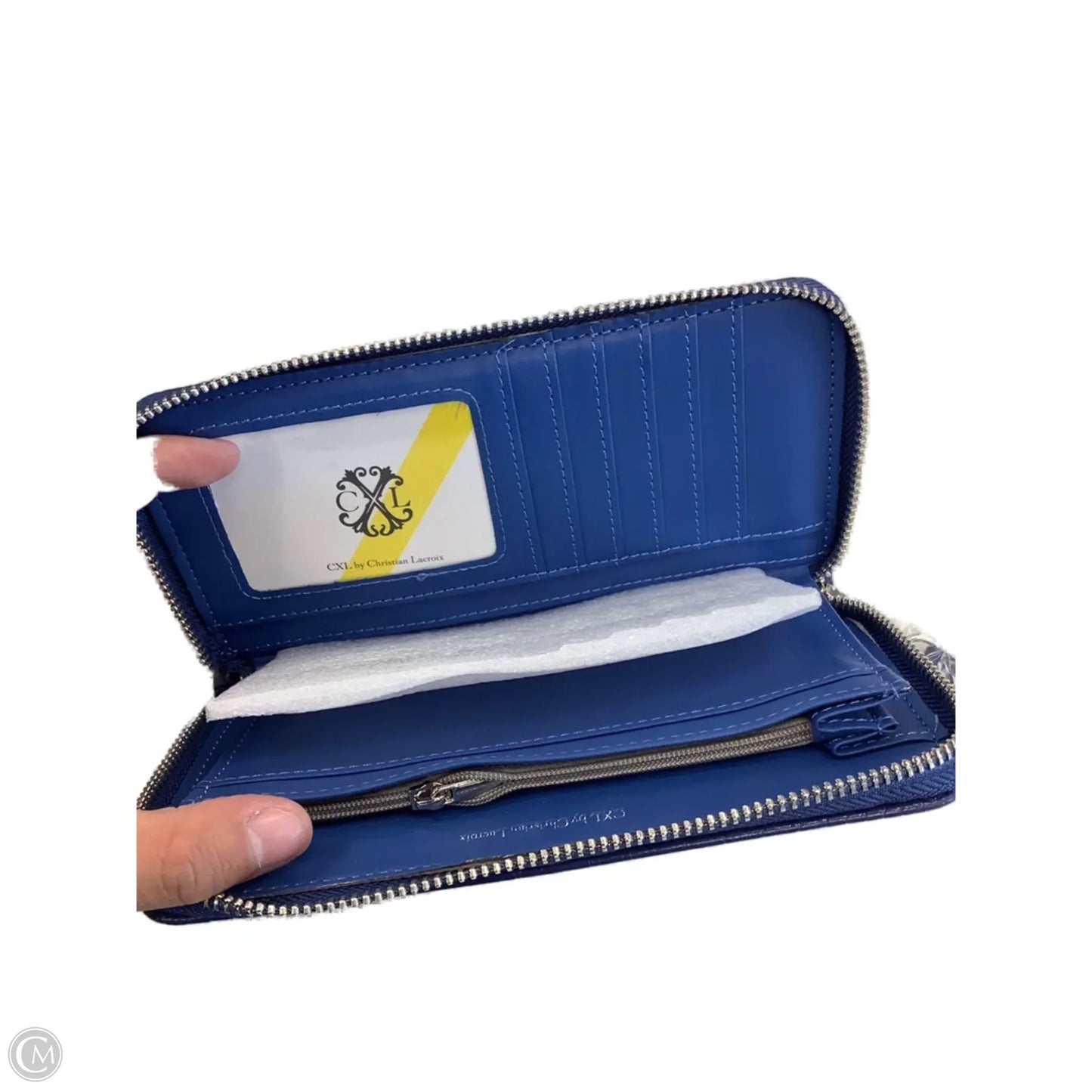 Wristlet By Clothes Mentor, Size: Large