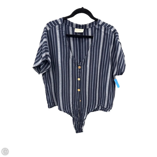 Top Short Sleeve By Universal Thread In Blue, Size: L