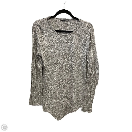 Top Long Sleeve By 89th And Madison In Grey, Size: M