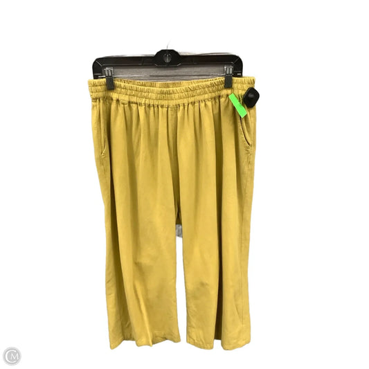 Capris By Clothes Mentor In Yellow, Size: 18
