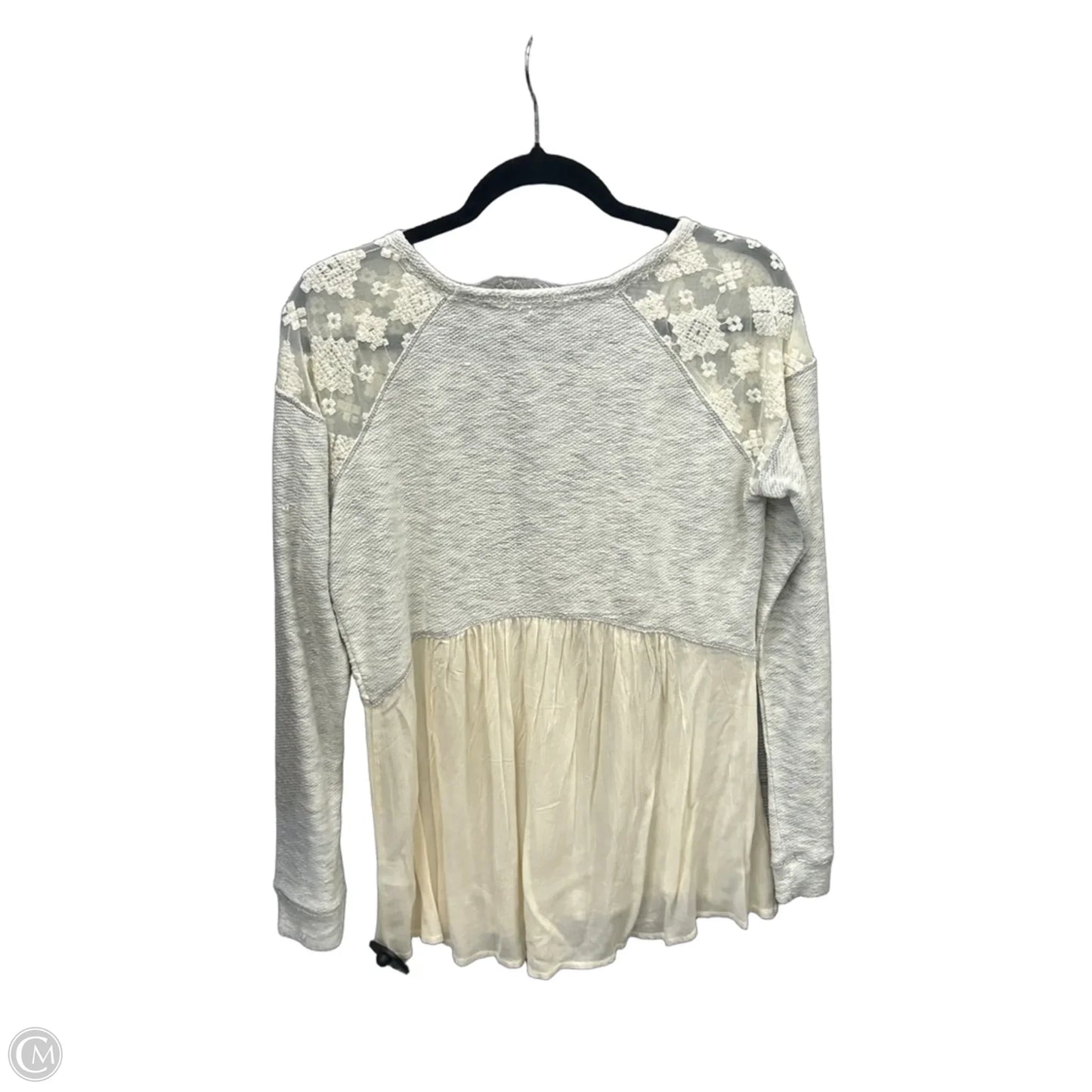 Top Long Sleeve By Maurices In Cream, Size: M