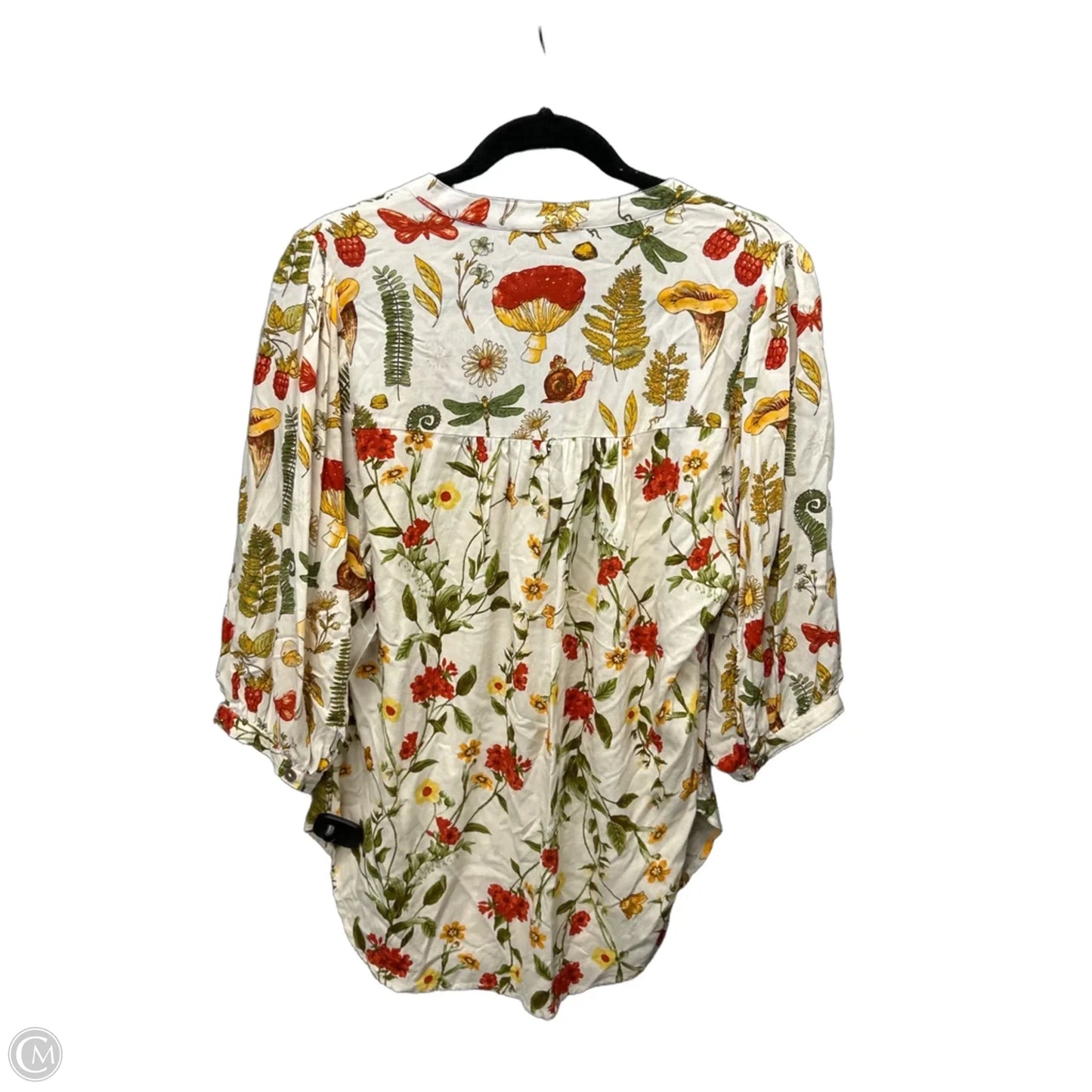 Top Short Sleeve By Clothes Mentor In Cream, Size: M