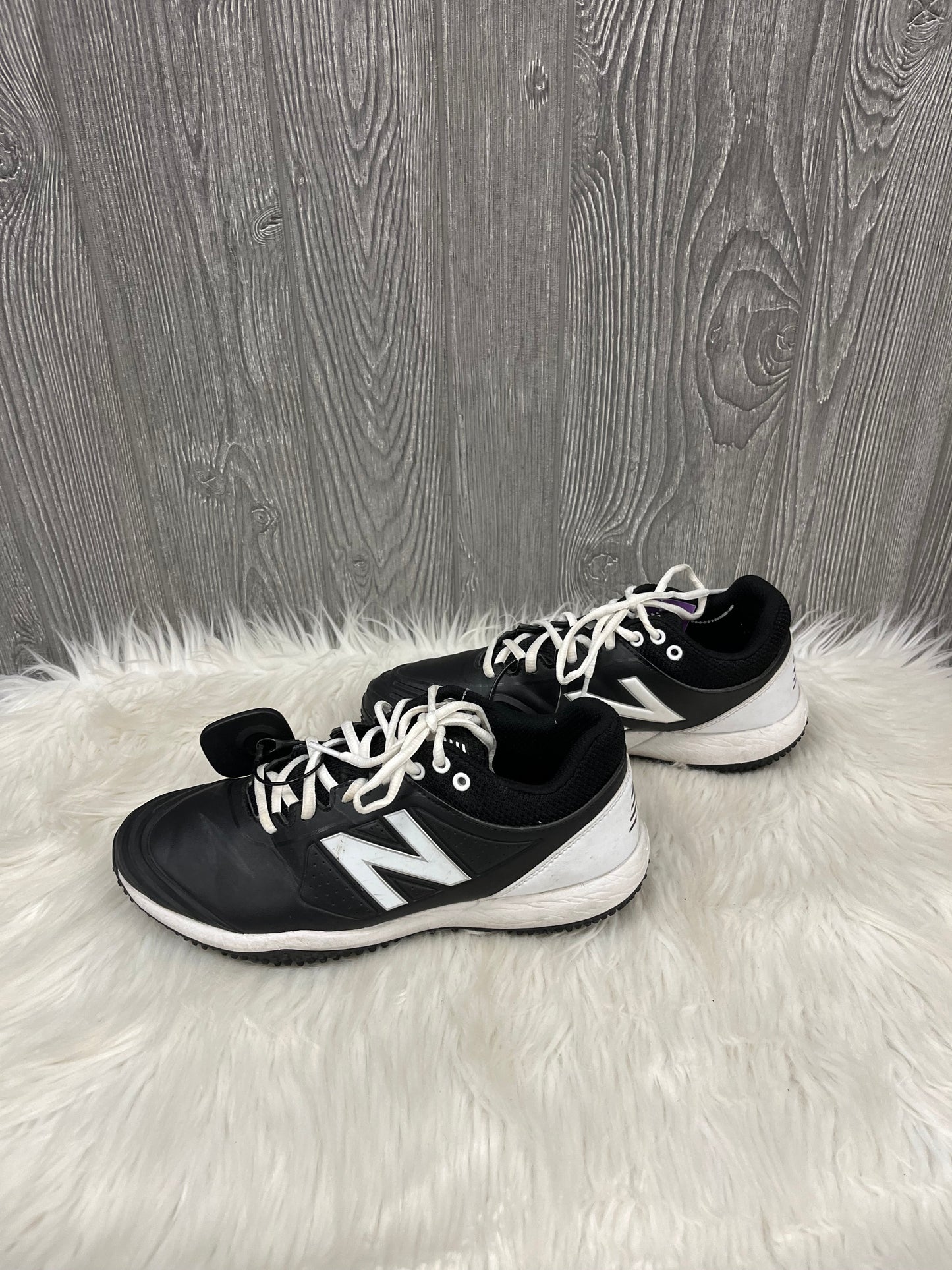 Shoes Athletic By New Balance In Black & White, Size: 10