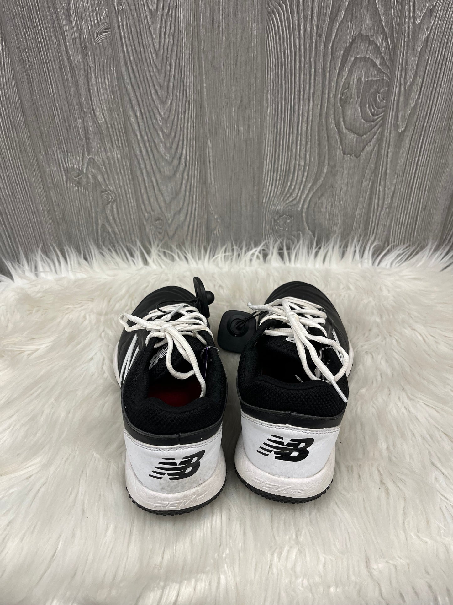 Shoes Athletic By New Balance In Black & White, Size: 10