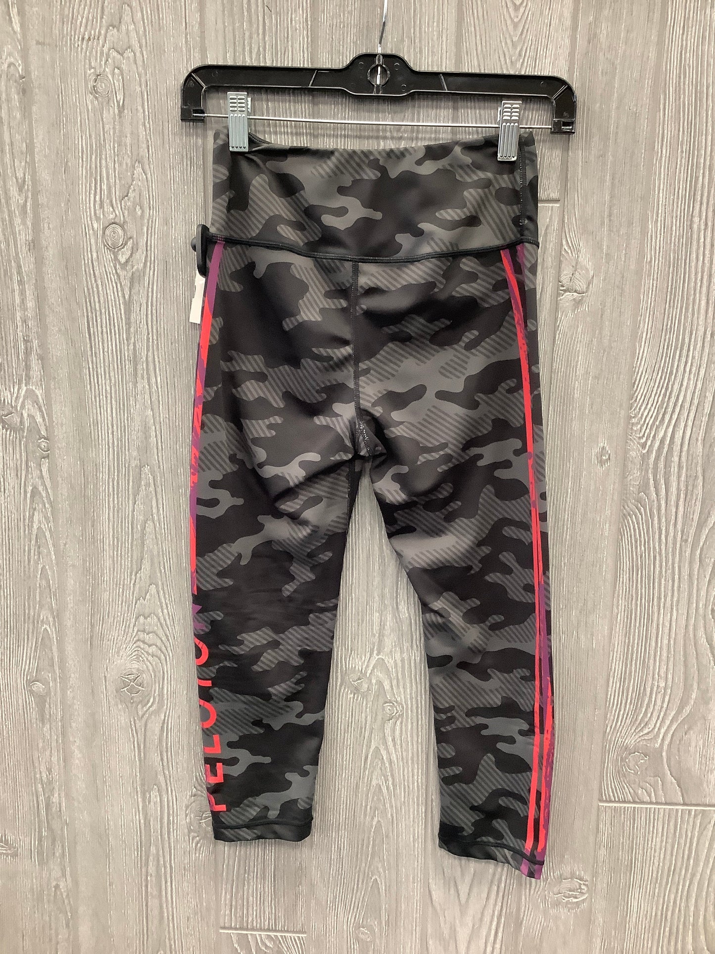 Athletic Capris By Cmc In Camouflage Print, Size: S