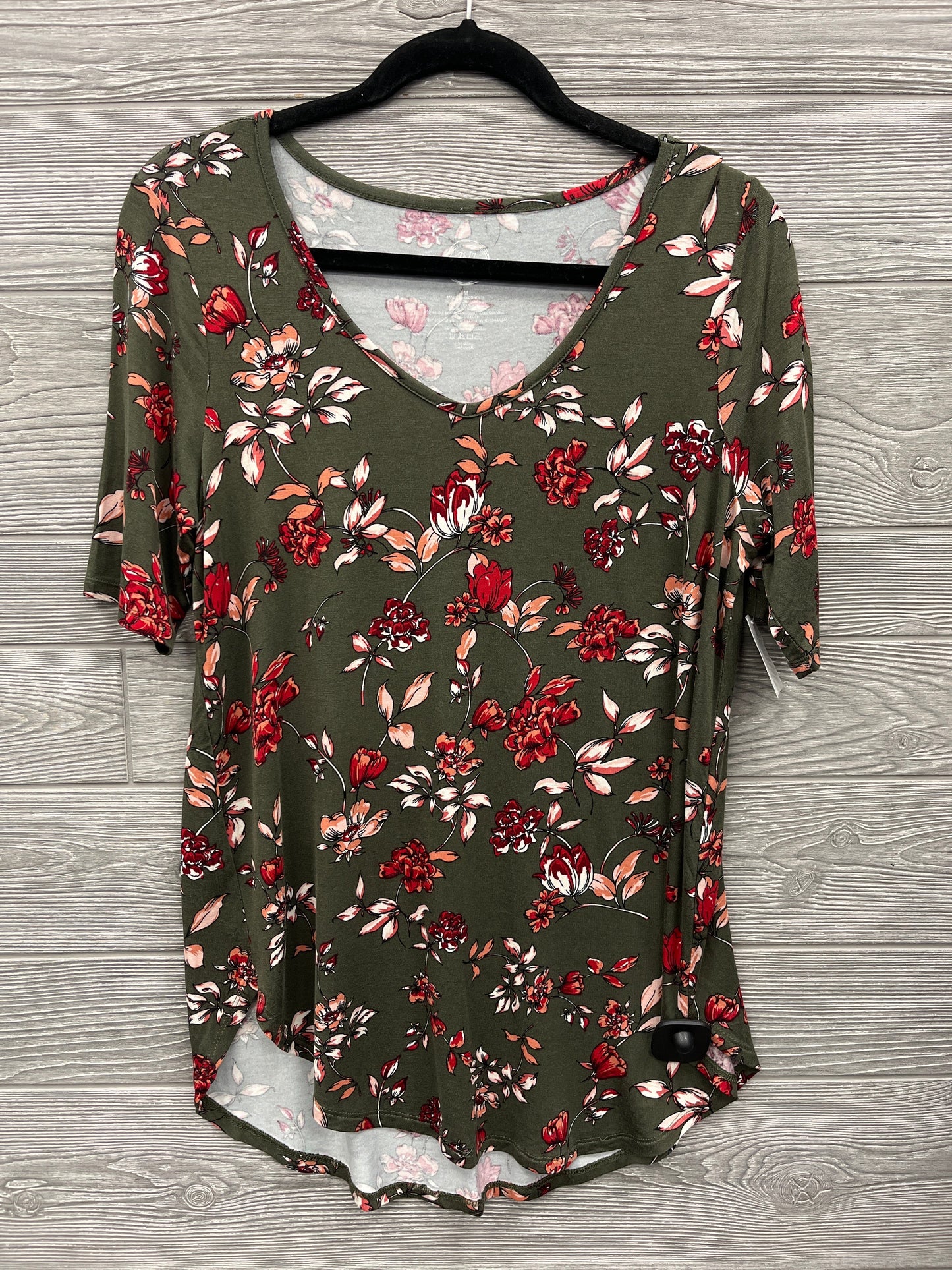 Top Short Sleeve By Maurices In Floral Print, Size: M