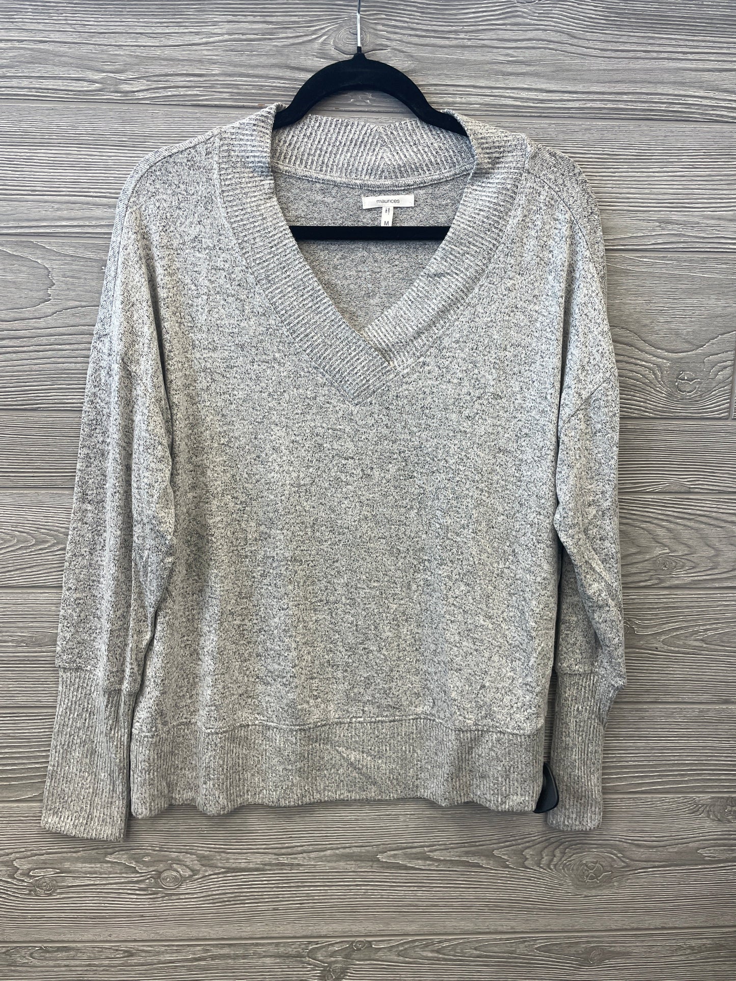 Top Long Sleeve By Maurices In Grey, Size: M