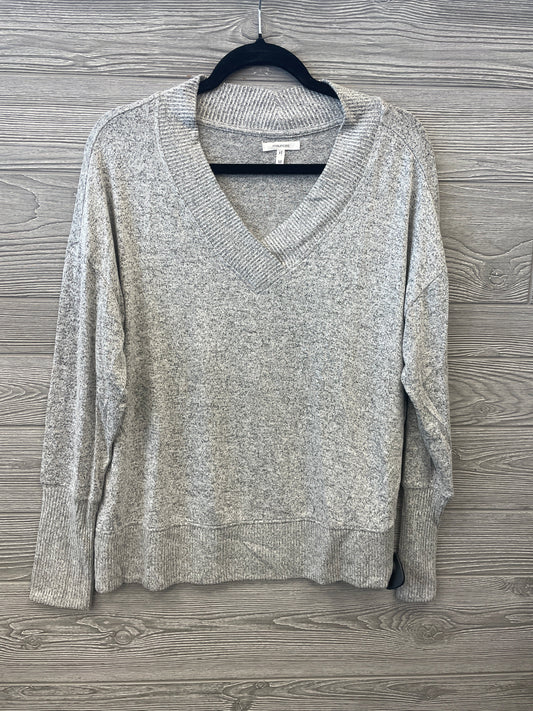 Top Long Sleeve By Maurices In Grey, Size: M