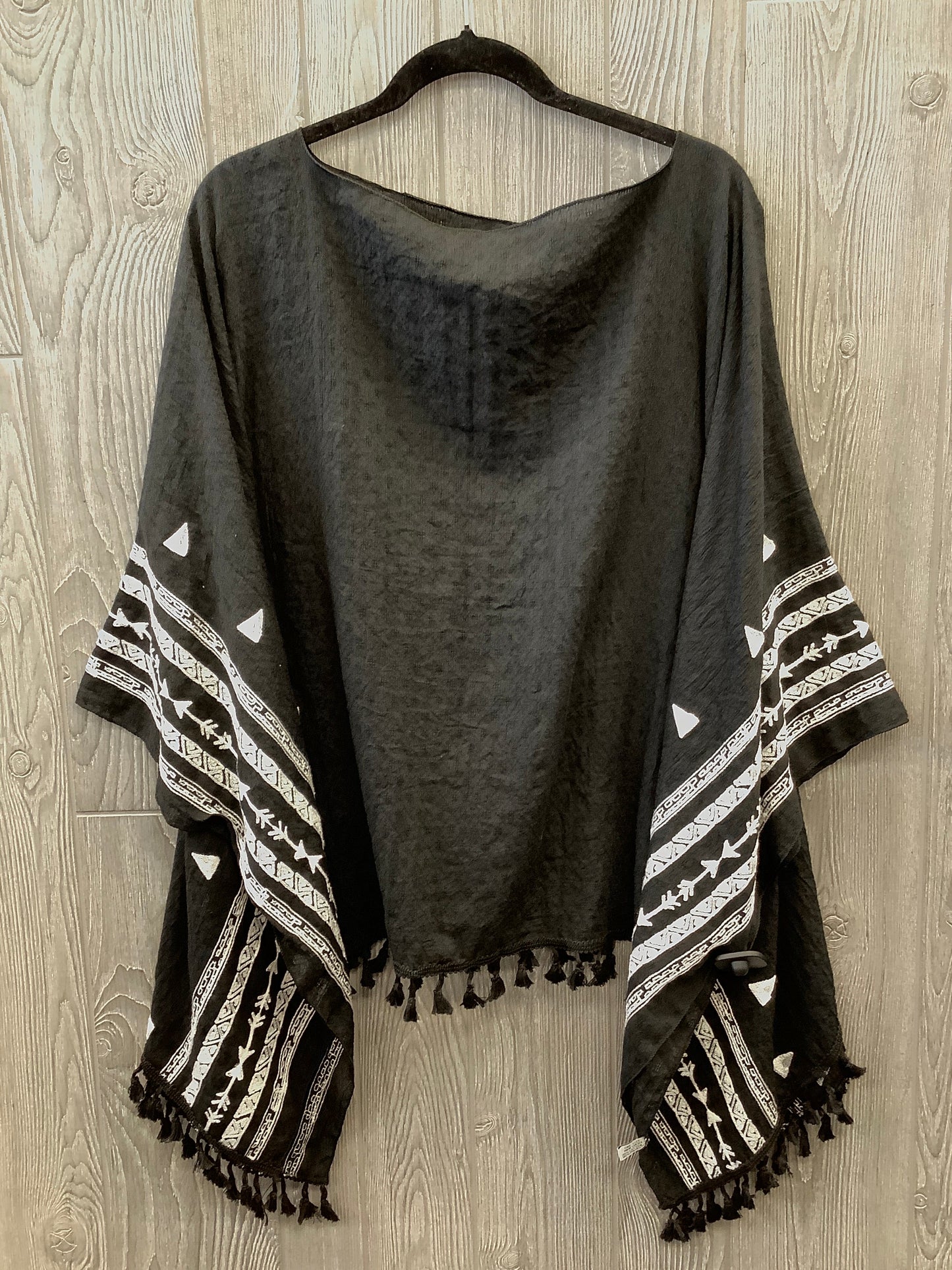 Poncho By Clothes Mentor In Black, Size: Osfm