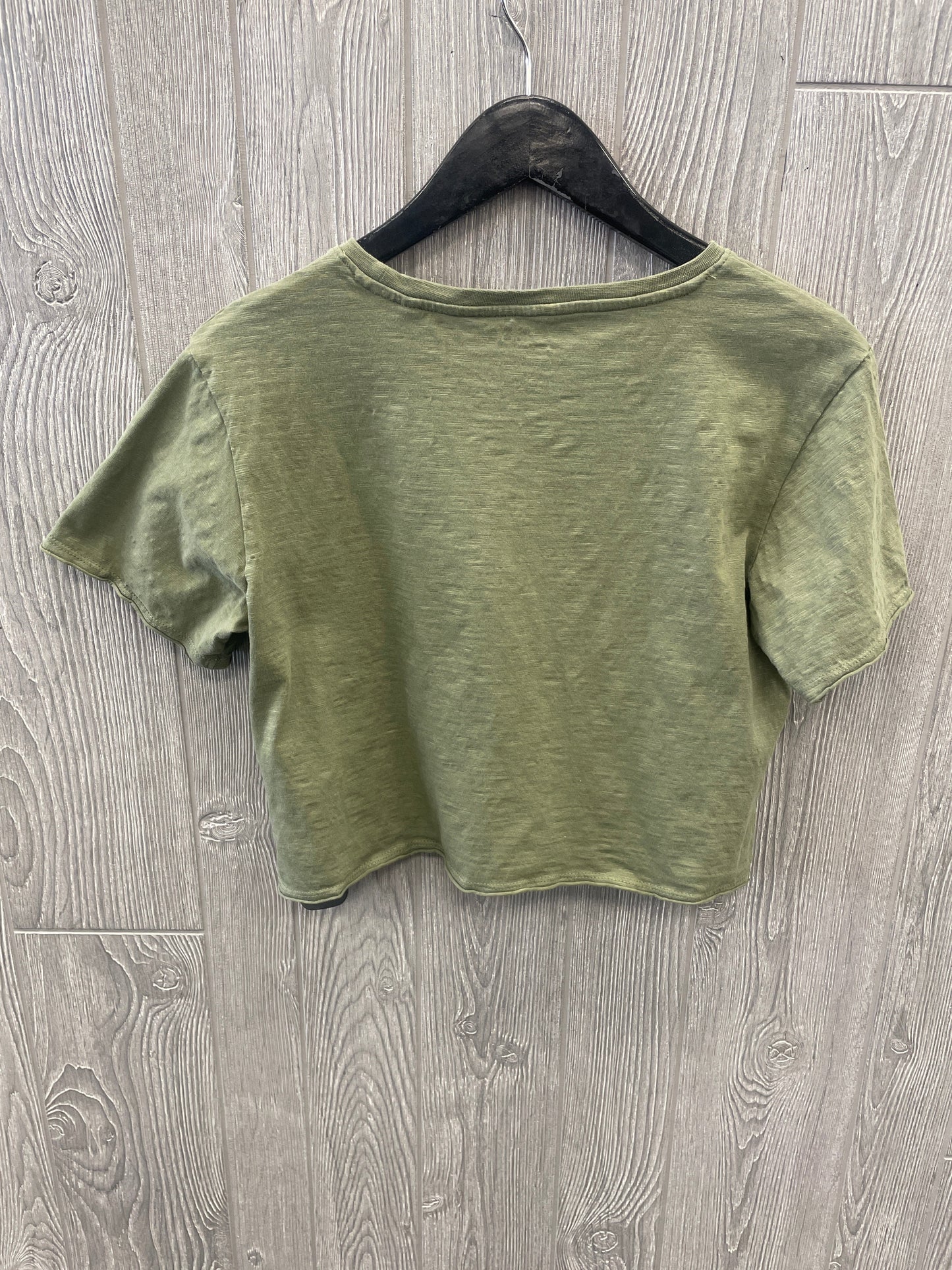 Top Short Sleeve By Guess In Green, Size: L