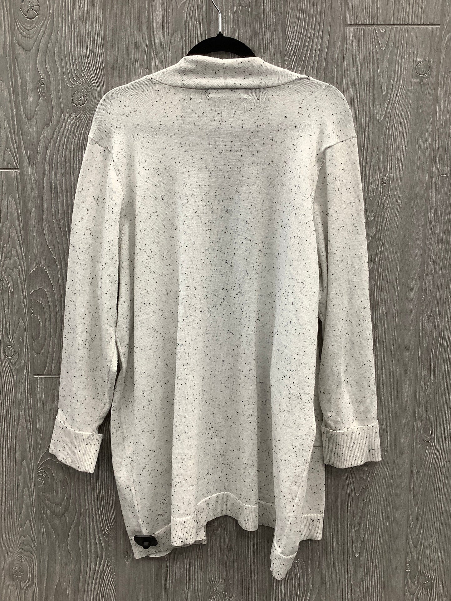 Cardigan By Clothes Mentor In Grey, Size: 1x