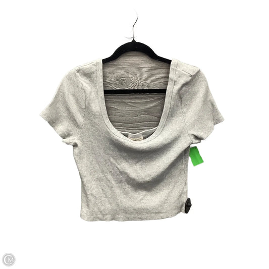 Top Short Sleeve By Universal Thread In Grey, Size: L