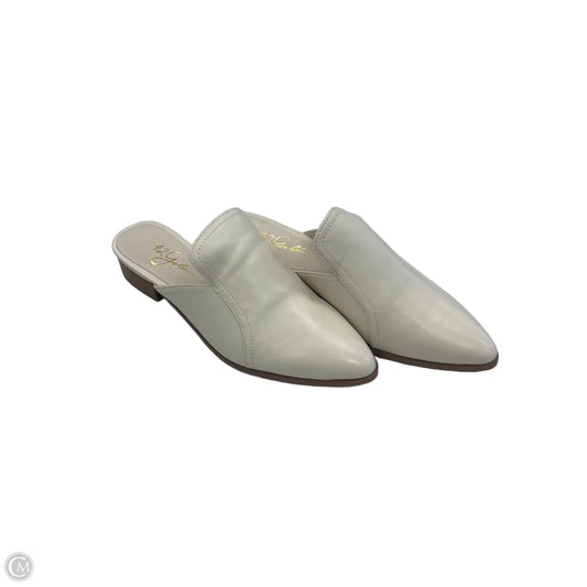 Shoes Flats By Clothes Mentor In White, Size: 7