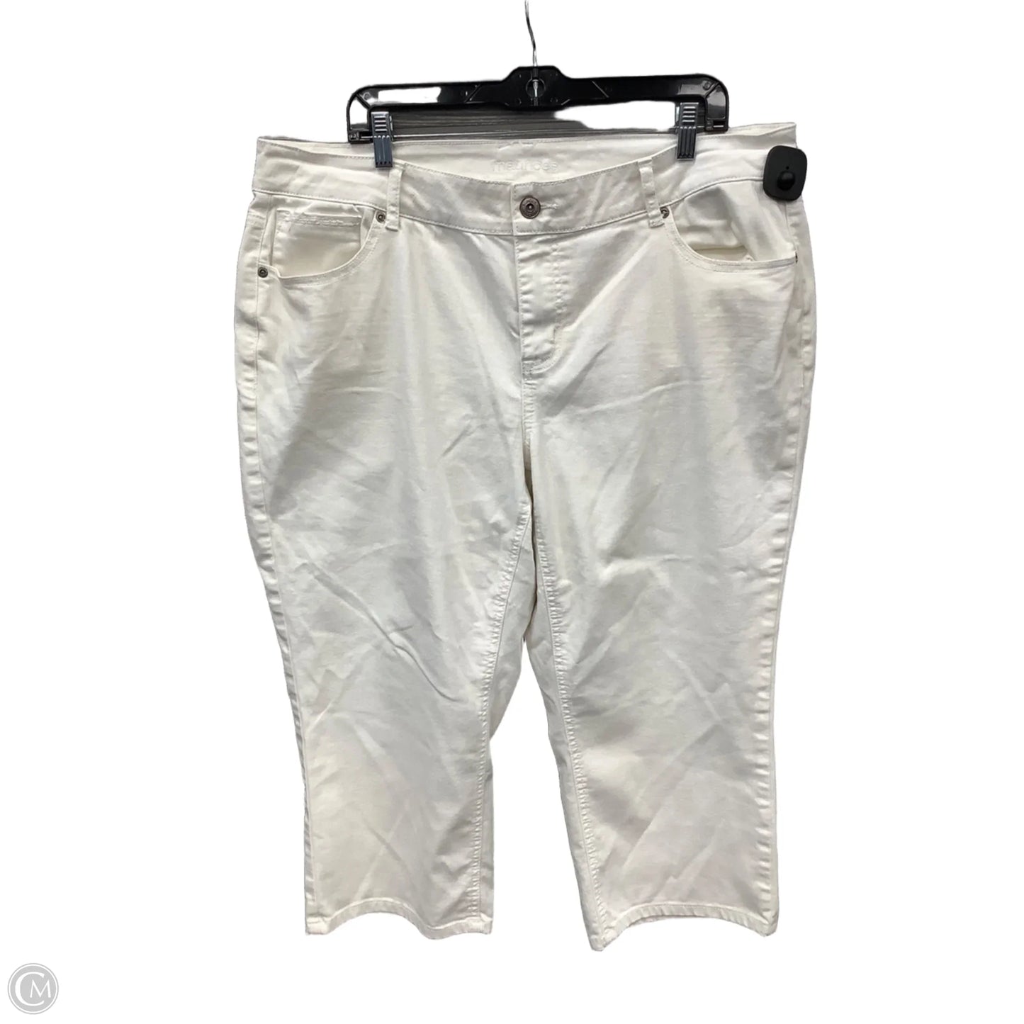Capris By Maurices In White, Size: 20
