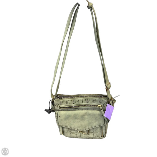Crossbody By Clothes Mentor, Size: Medium