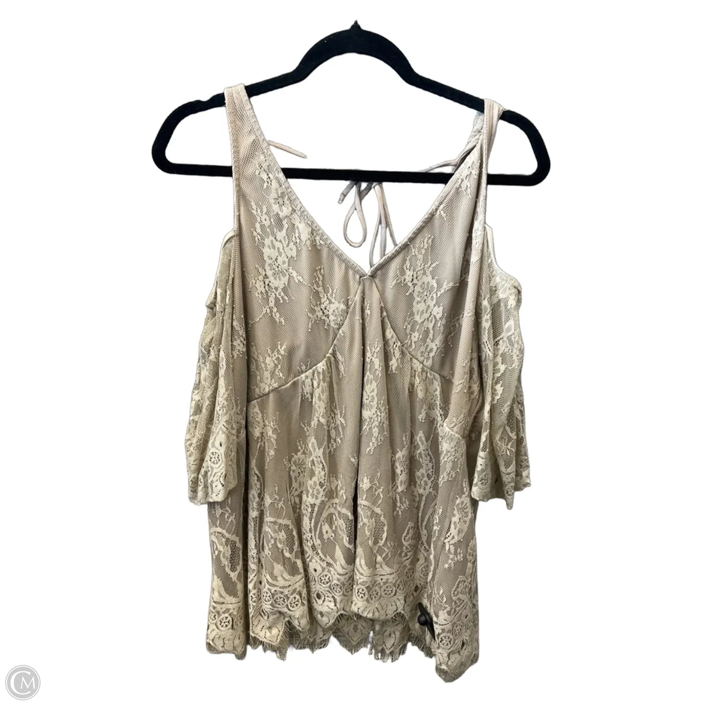 Top Short Sleeve By Maurices In Beige, Size: Xxl