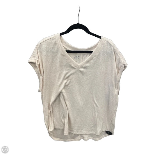 Top Short Sleeve By Maurices In Beige, Size: Xxl