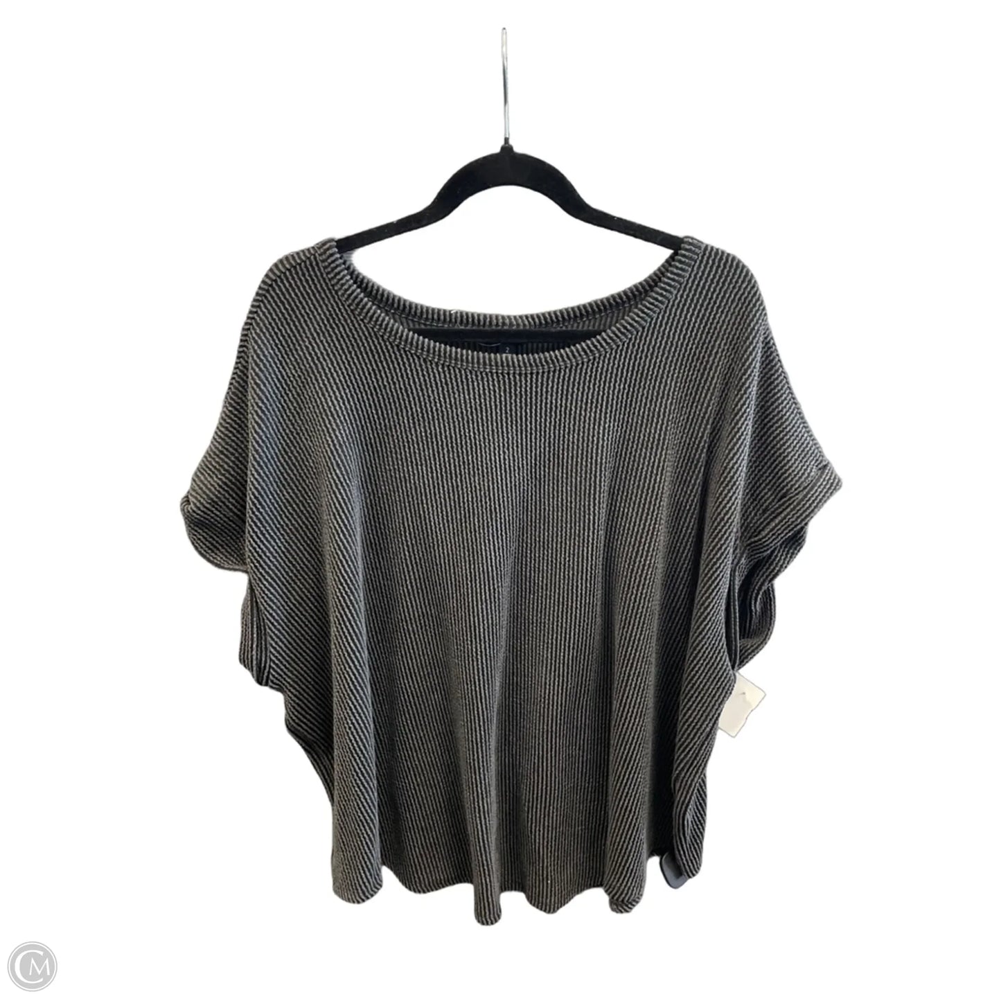 Top Short Sleeve By Torrid In Grey, Size: 2x