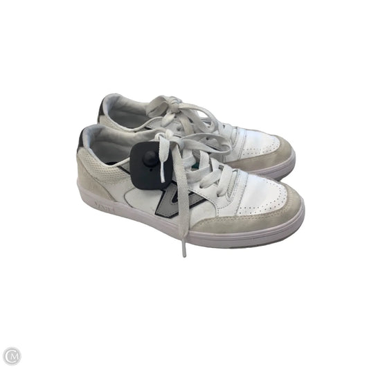 Shoes Sneakers By Vans In White, Size: 6.5