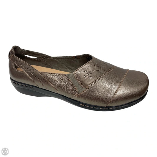 Shoes Flats By Clarks In Bronze, Size: 11
