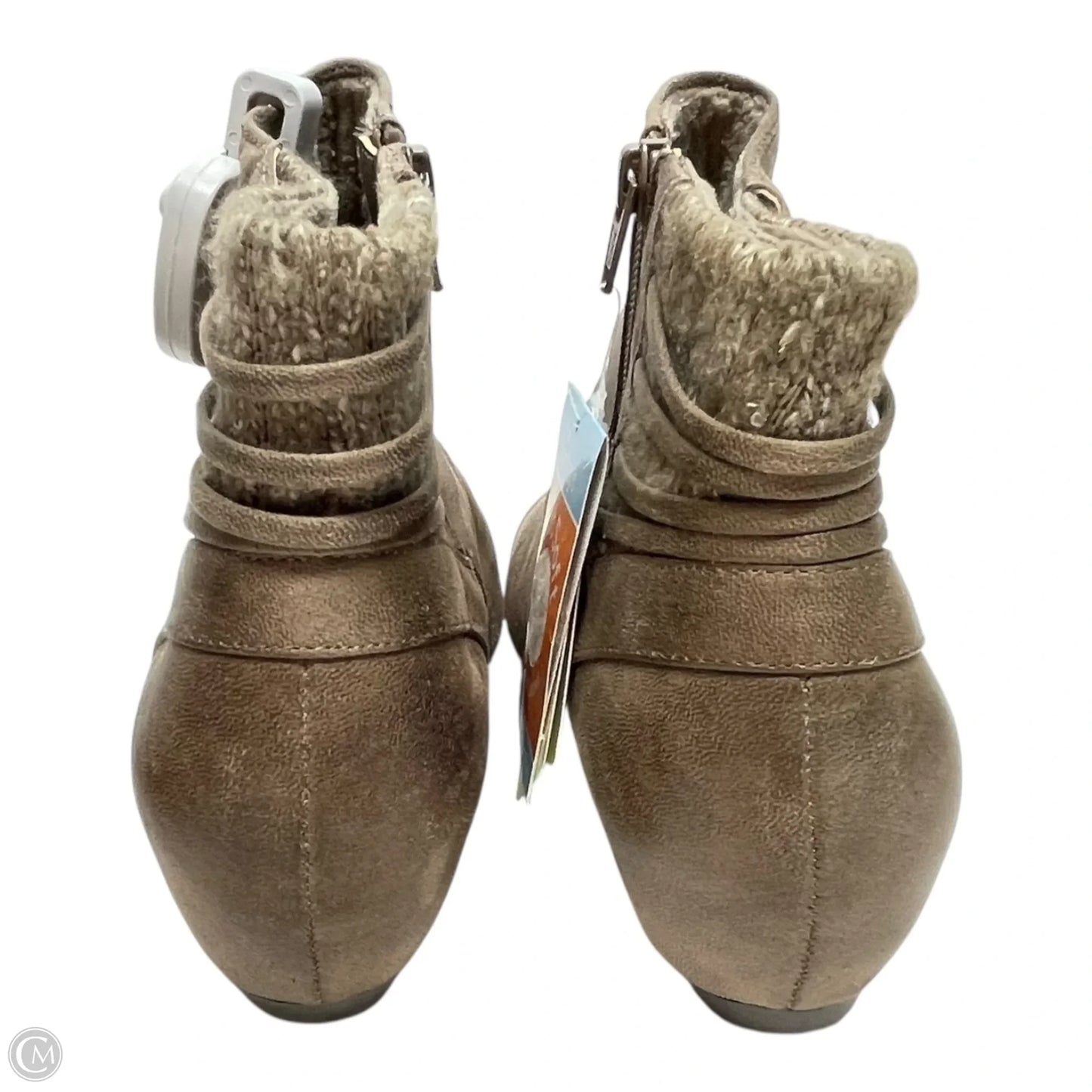 Boots Ankle Flats By Bare Traps In Tan, Size: 10