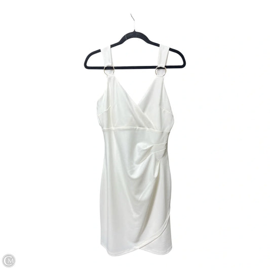 Dress Casual Short By Guess In White, Size: 8