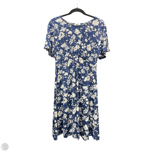 Dress Casual Short By Clothes Mentor In Blue & White, Size: M