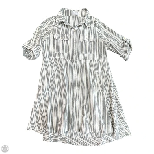 Dress Casual Short By HEROES & DREAMERS In Striped Pattern, Size: S