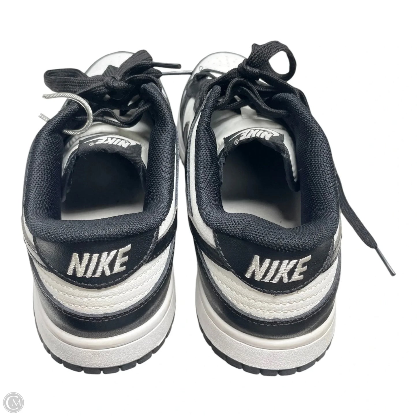 Shoes Sneakers By Nike In Black & White, Size: 8