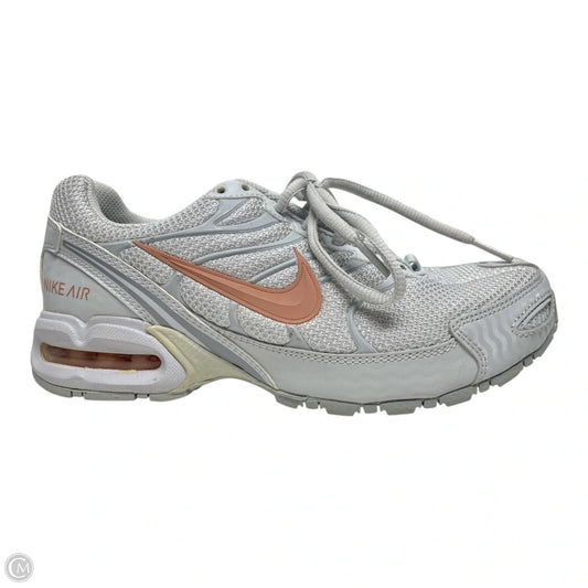 Shoes Sneakers By Nike In White, Size: 6.5