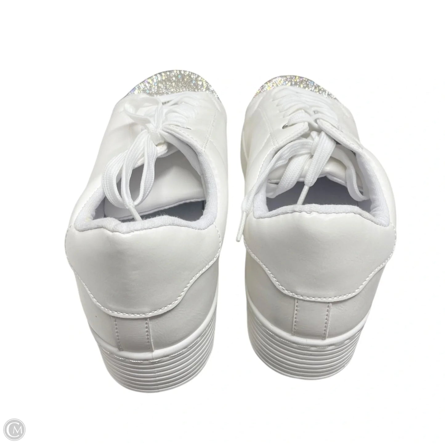 Shoes Sneakers By Qupid In Silver & White, Size: 10