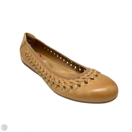 Shoes Flats By Comfortiva In Tan, Size: 11