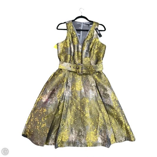 Dress Party Short By White House Black Market In Green & Grey, Size: 6