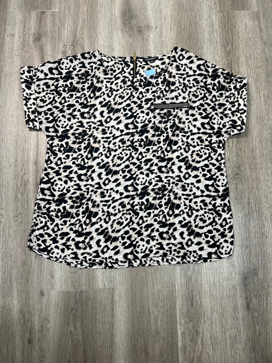 Top Short Sleeve By Roz And Ali In Animal Print, Size: L