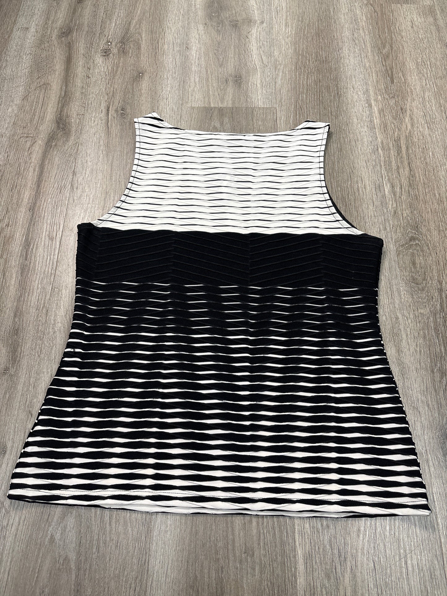 Top Sleeveless By White House Black Market In Black & White, Size: Xl