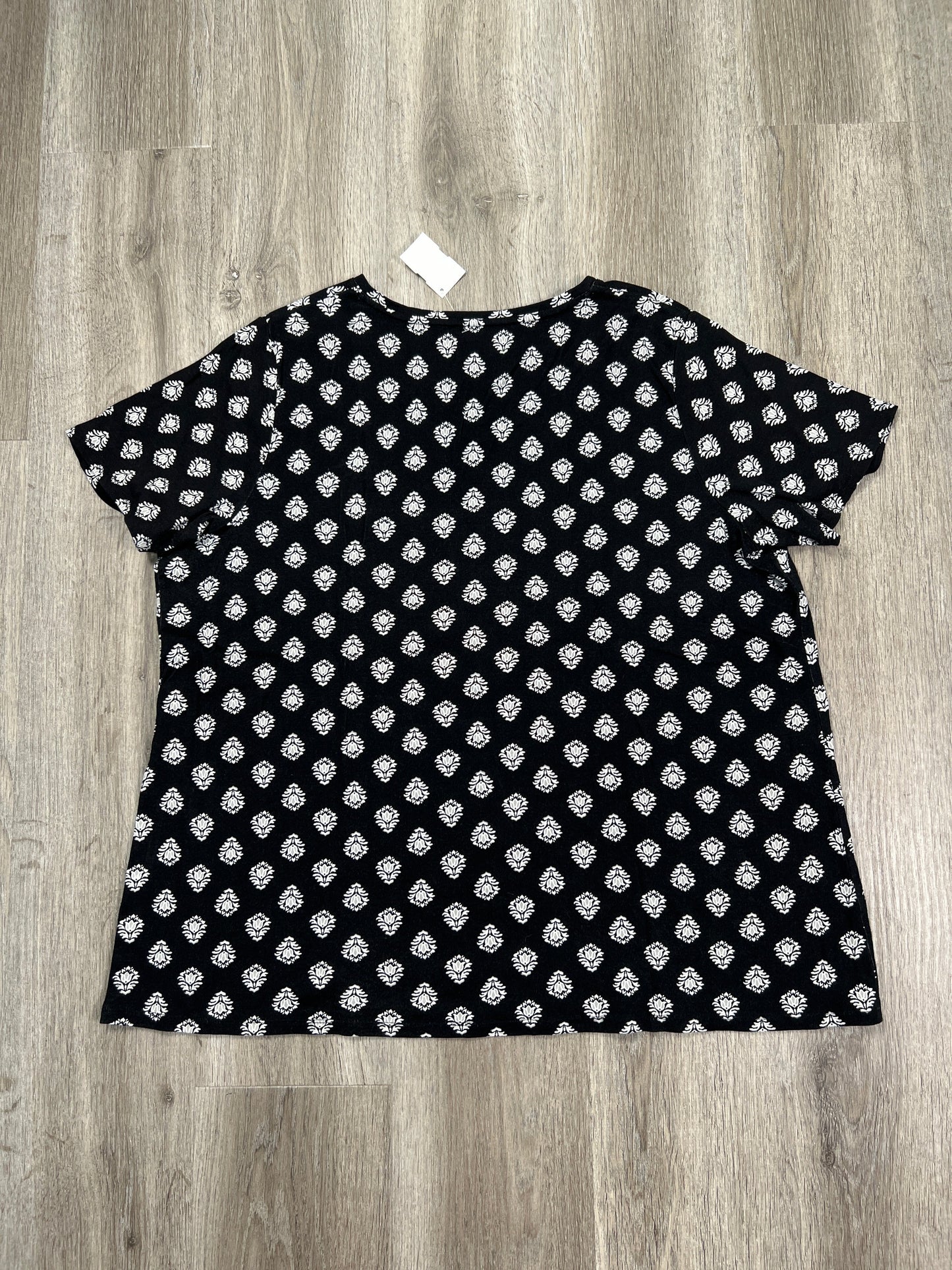 Top Short Sleeve By Croft And Barrow In Black & White, Size: 2x